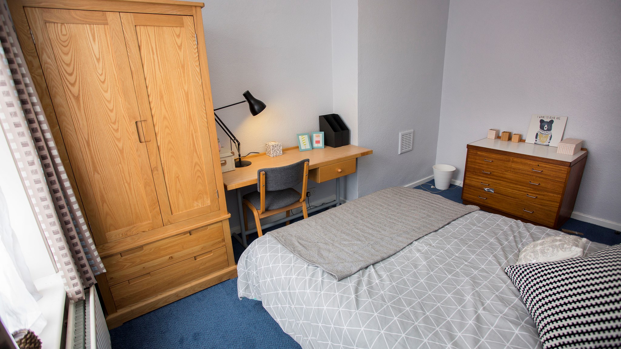Cosy one bedroom property located in Burley Lodge on the edge of Hyde Park 2