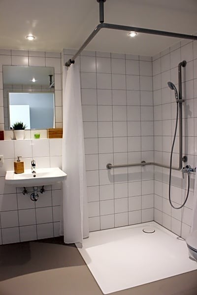 Single room apartment with private shower/WC and communal kitchen in Innsbruck student housing 8