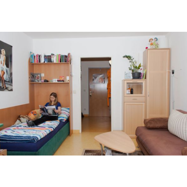 Furnished single room in student dorm in Vienna 4