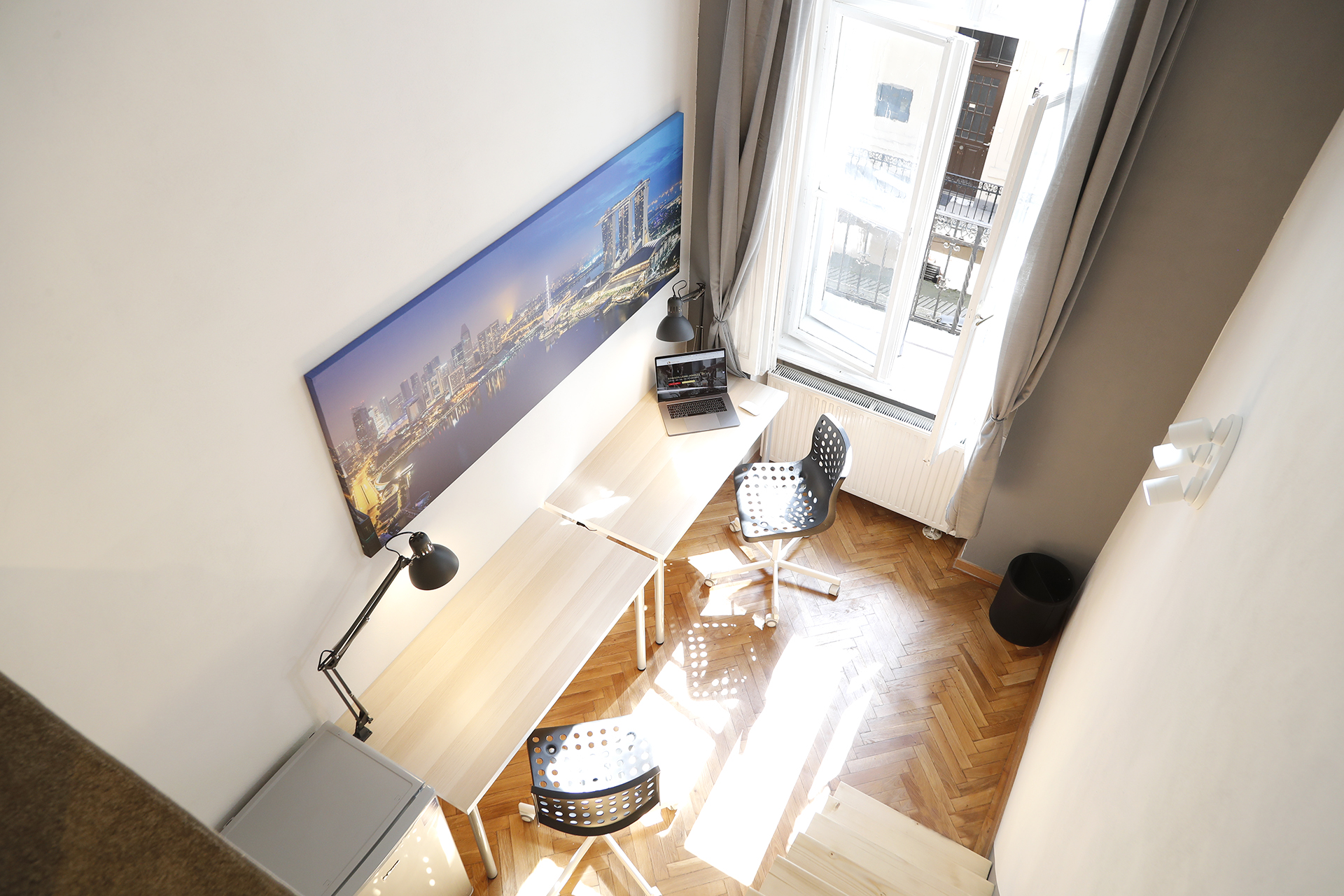 SINGAPORE: STUDIO 9. ERASMUS STUDENT ACCOMMODATION BUDAPEST 21 sqm room for max 2 persons 24