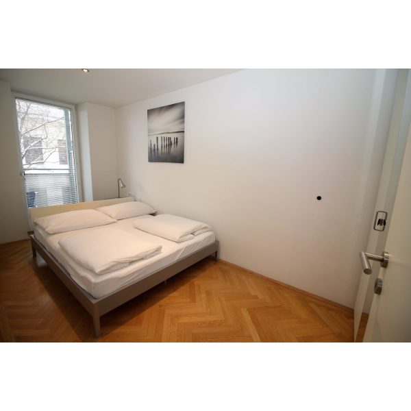 Bed in Double room with Shower/WC; Common Kitchen 8