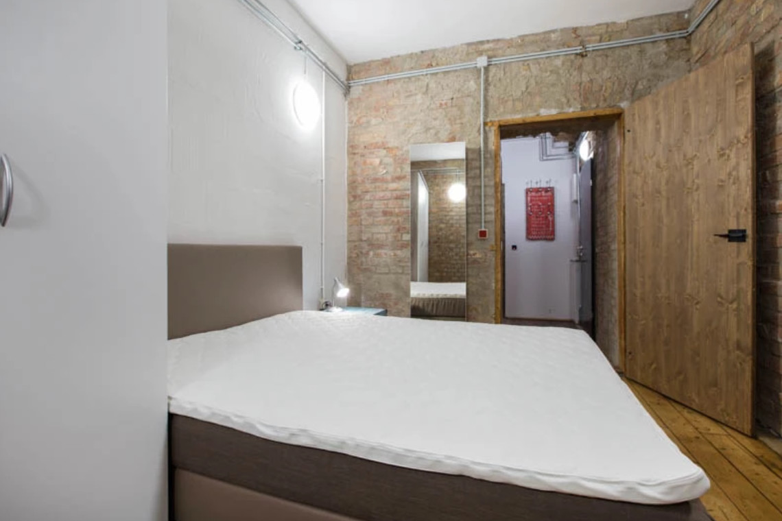 Captivating One bedroom Brickstone style Student apartment 28